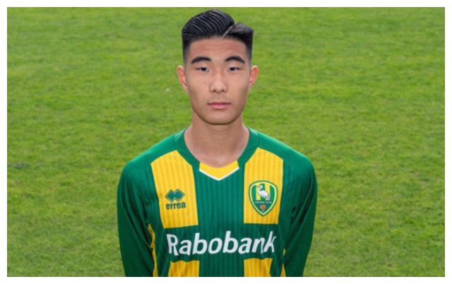 中国足球传来噩耗!国青队小将因故在荷兰去世,其父是王国栋