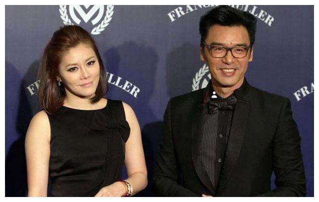 他欠下2.元,被妻子抛弃,然五年后,他的妻子就给了他钱