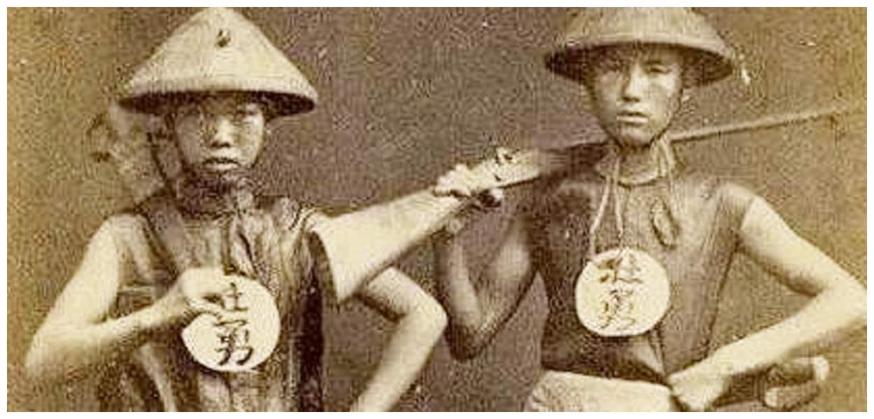 清兵衣服上的“兵”和“勇”，仅有一字之差，地位却天壤之别财经头条 