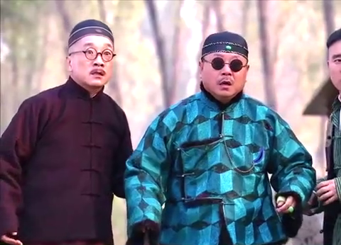 地主逃难路上碰到红军,直接就跟管家把衣服一换,说了实话