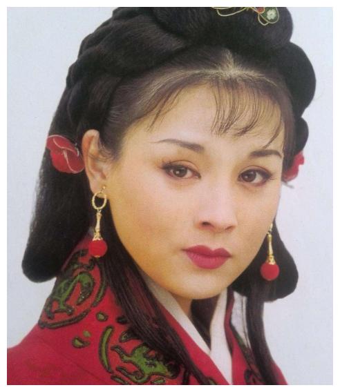最美赵飞燕赵明明:当红时候被英宁抛弃,女儿降生成唯一的希望|赵明明