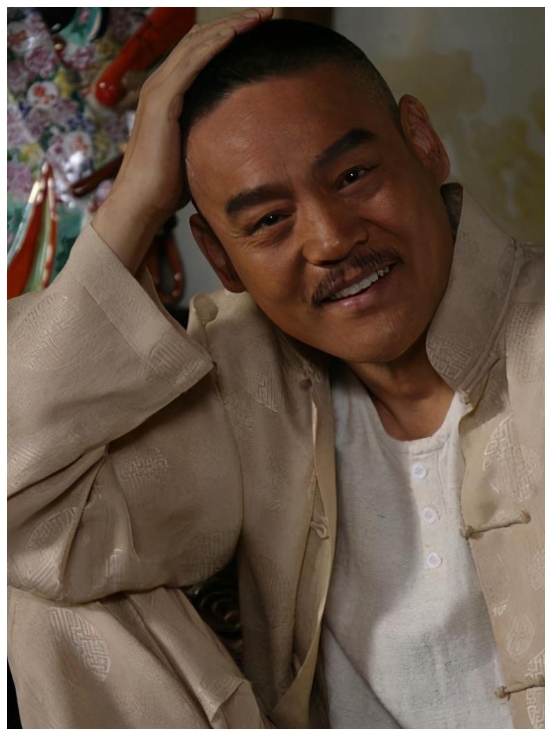 他是国家一级演员,因离婚耗尽家财,如今儿子成他骄傲