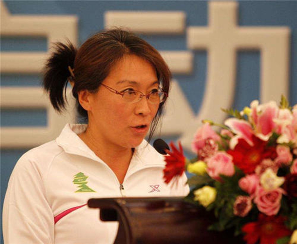 20岁夺金21岁退役,如今成高管|马燕红|张怡宁|体操_新浪新闻