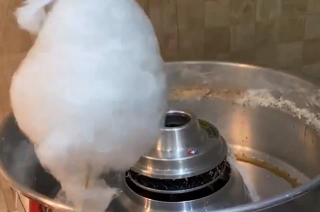 用可乐做的棉花糖是啥味道?看到成品后,馋得口水直流!