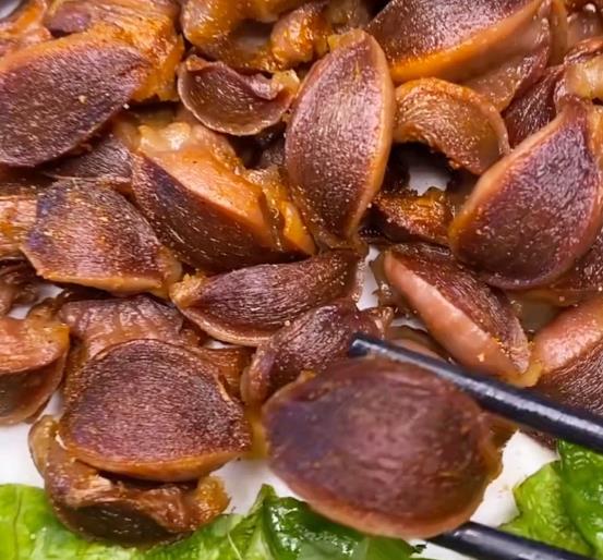 至于为什么会喜欢吃鸡心鸡胗,就不得不提起我的一个老同学.