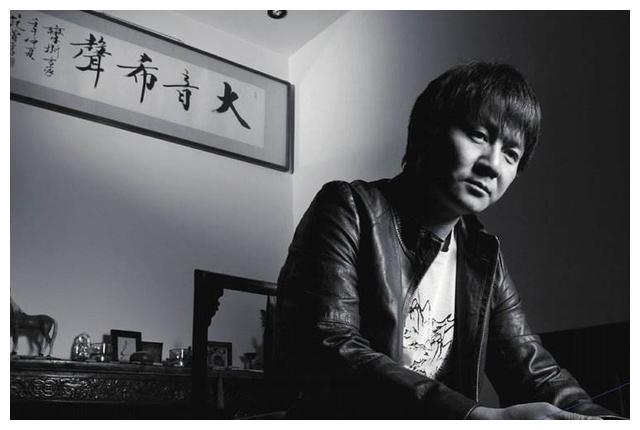 栾树也离开了黑豹乐队. 后来栾树重遇了咏梅.