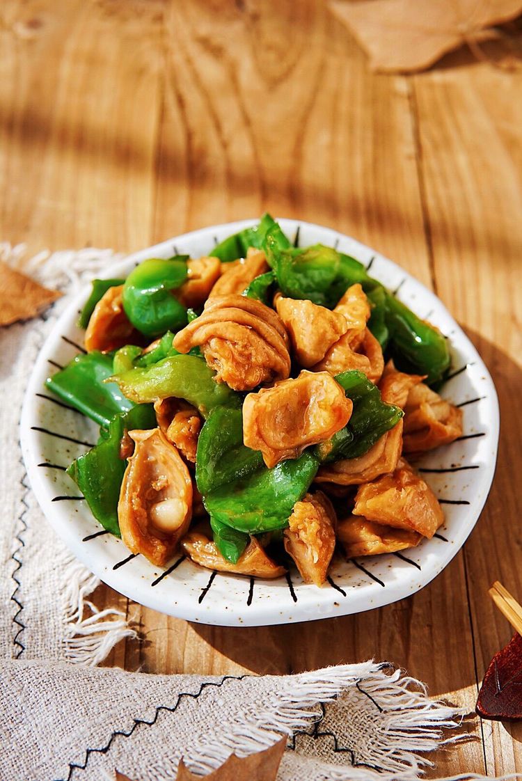 这才是炒大肠的入味做法,干净美味,脆又好吃