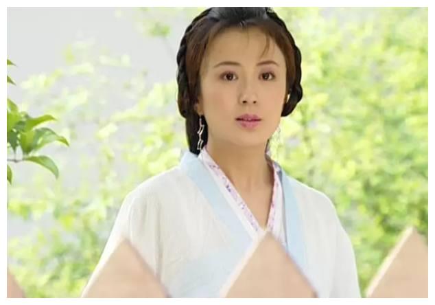 《至尊红颜》中童年阴影经典反派徐盈盈的造型,最美扮相是哪一个