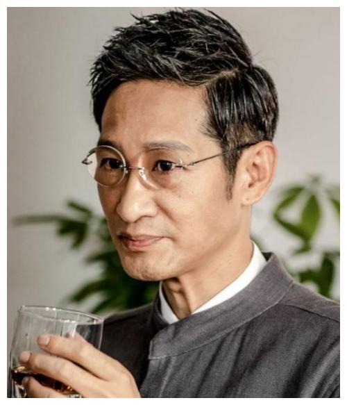 帅到骨子里的"塔寨东叔"王劲松