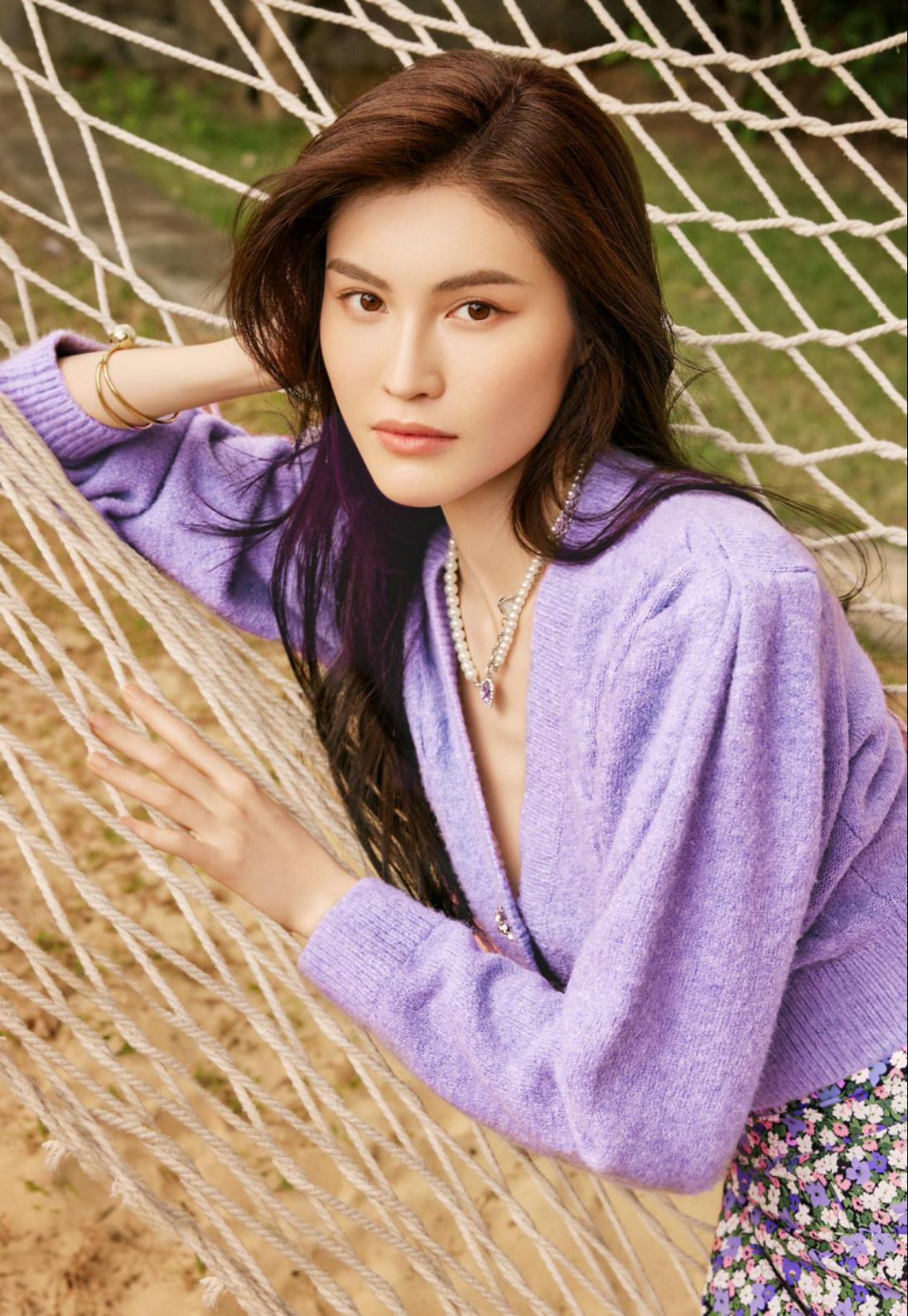 纯色衣服怎么穿出高级美学何穗这么穿简约精致搭配起来不费劲