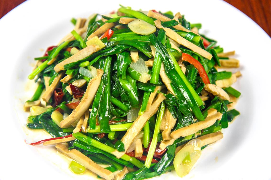 传统农家菜,韭菜炒香干,香气浓郁3分钟上桌的快菜