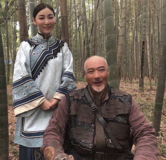 香港美女艺人秦芷瑶在横店参演电影《一眉先生》