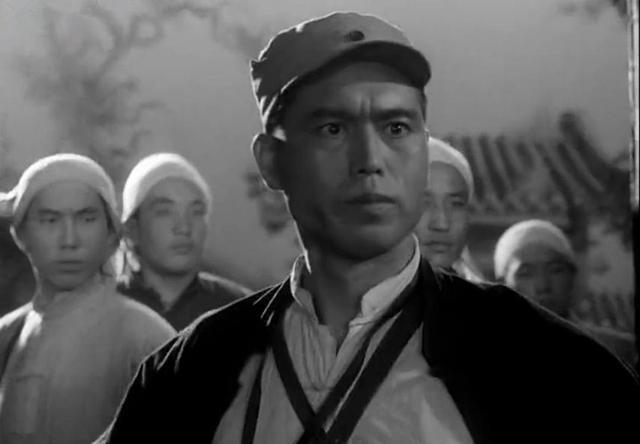 《地道战》高传宝,一夜爆红后沉寂20年,临退休成了如来专业户_高清