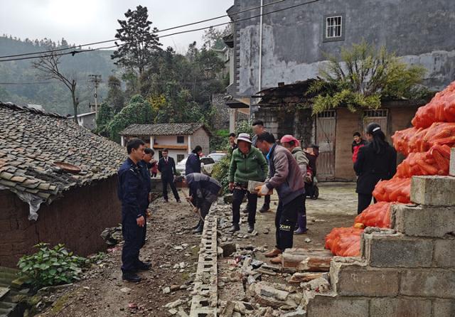 2018年11月,罗平县马街镇阿主村张某,李某等8人向马街法庭起诉沈某