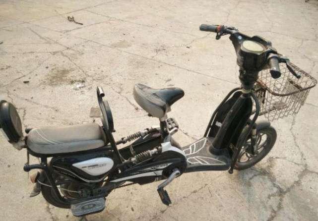 电动车半路坏了,别着急去修,只需要拔掉一根线即可