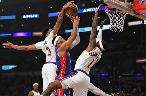 NBA：纽约尼克斯 VS 洛杉矶湖人，双方势均力敌？休闲区蓝鸢梦想 - Www.slyday.coM