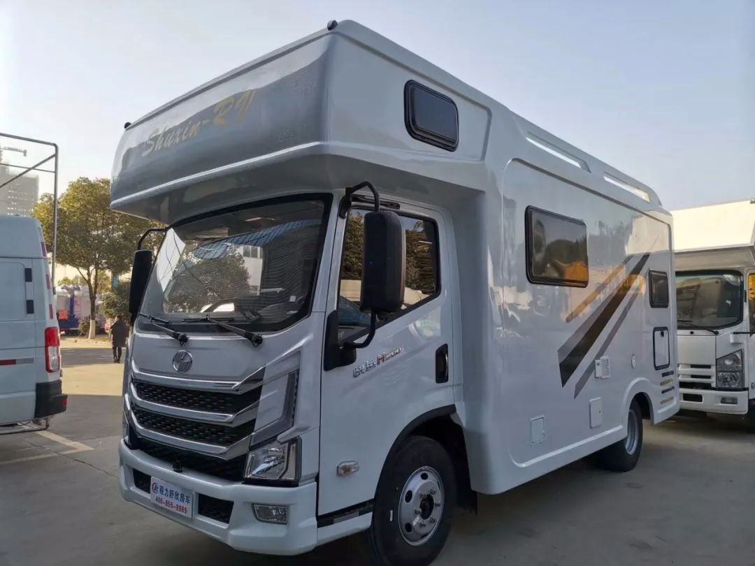 大空间 自动挡 程力舒欣轻卡c型房车