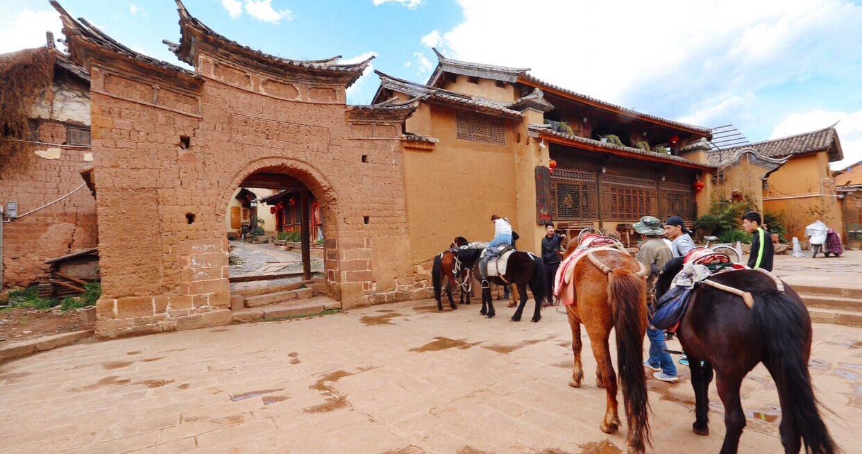 茶马古道唯一保存下来的街市,位于云南,古朴诗意,但
