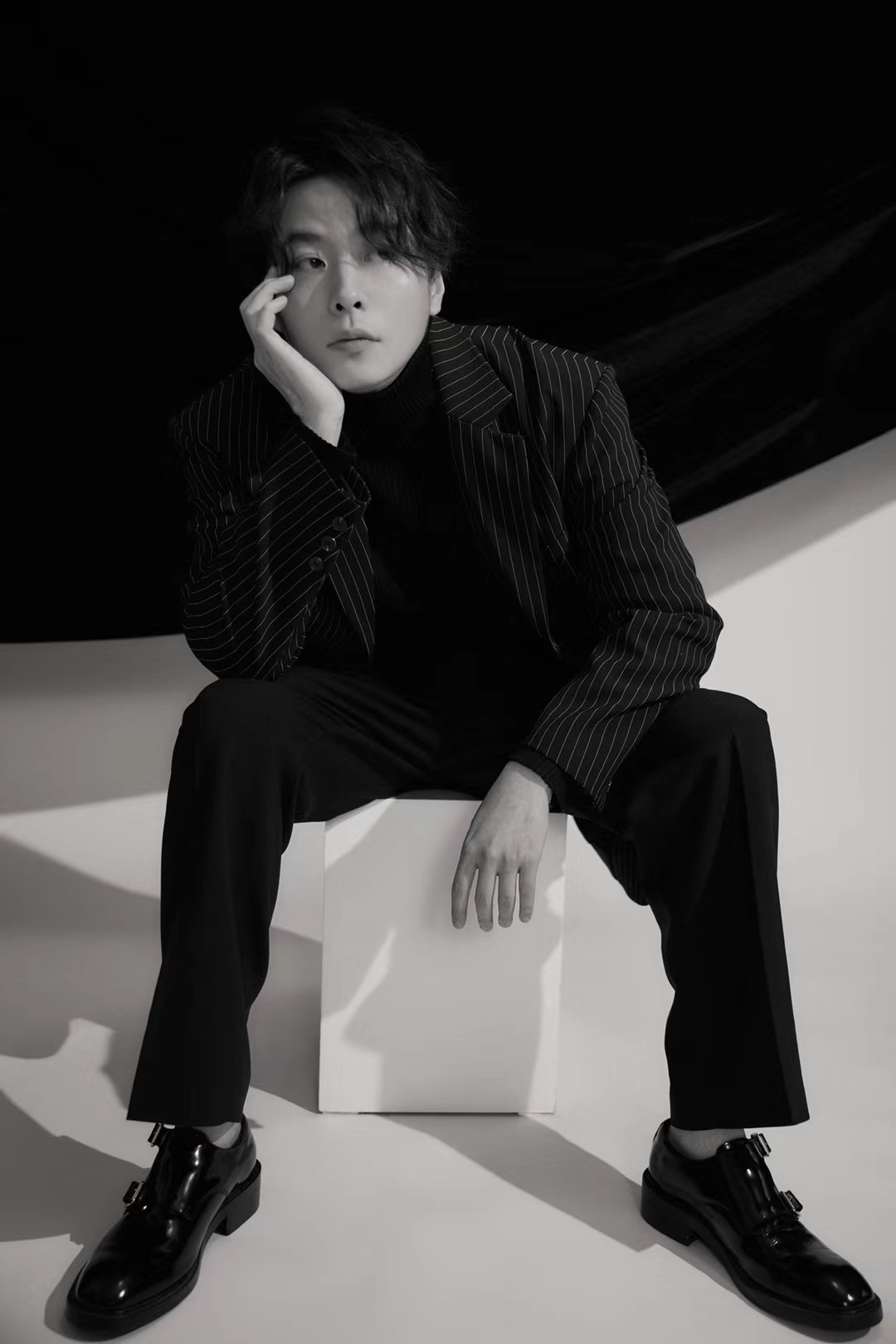 演员王山水写真曝光 黑白之间尽显男性魅力|王山水|写