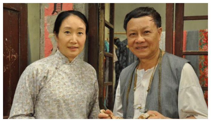 如今为丈夫14年,独自抚养女儿至今未嫁|郭昶|护士|女儿_新浪新闻