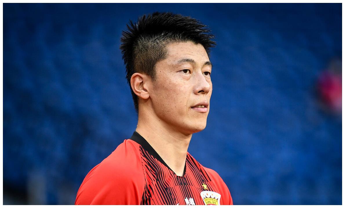 为上港培养了一名优秀中卫,新赛季已成后防王牌奇兵|于睿|亚泰|上港