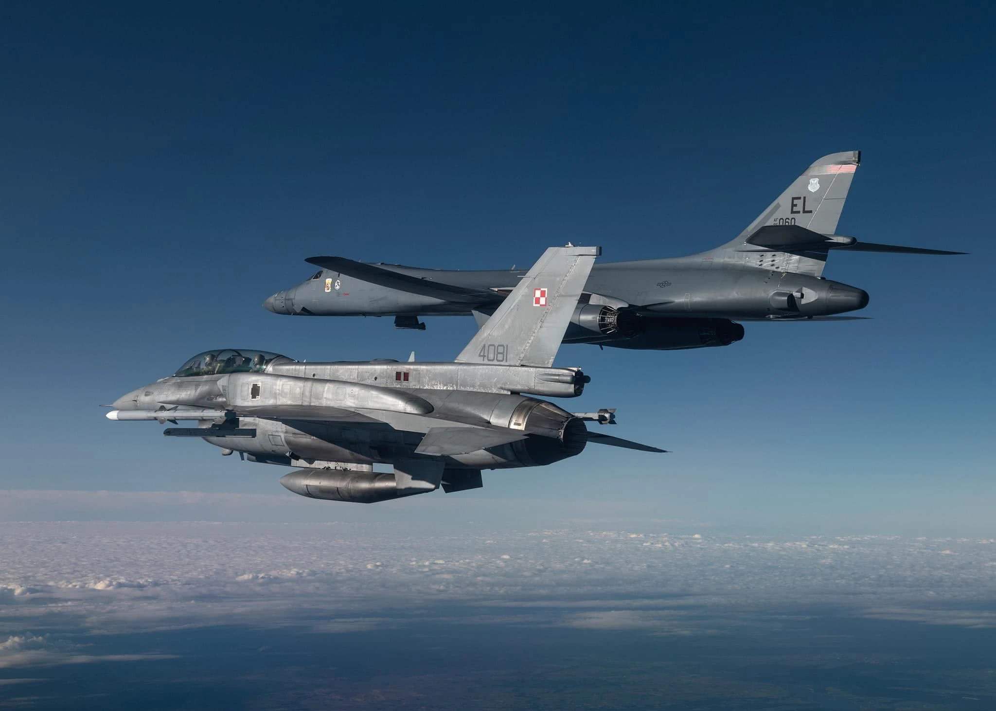 地主家也缺余粮,美国推迟关键轰炸机项目,老牌轰炸机继续撑门面