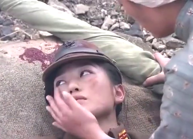 八路军追杀日军女少佐,没想到女少佐竟扮成村姑重返战场