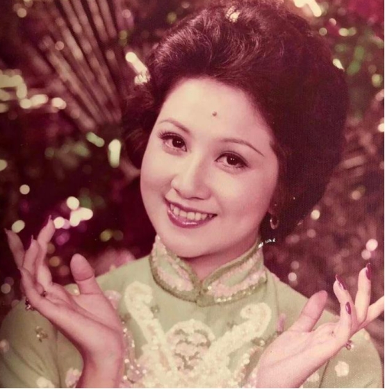 曾拒绝男方两次求婚,两人相恋15年|薛家燕|男友|求婚_新浪新闻