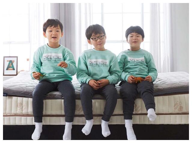 宋家三胞胎大韩民国万岁长大啦,宋一国最怕他们打群架!