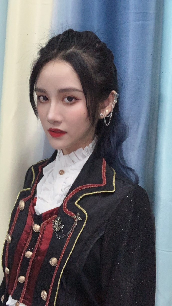 偶像美少女gnz48-刘倩倩迷人写真美照_高清图集_新浪网