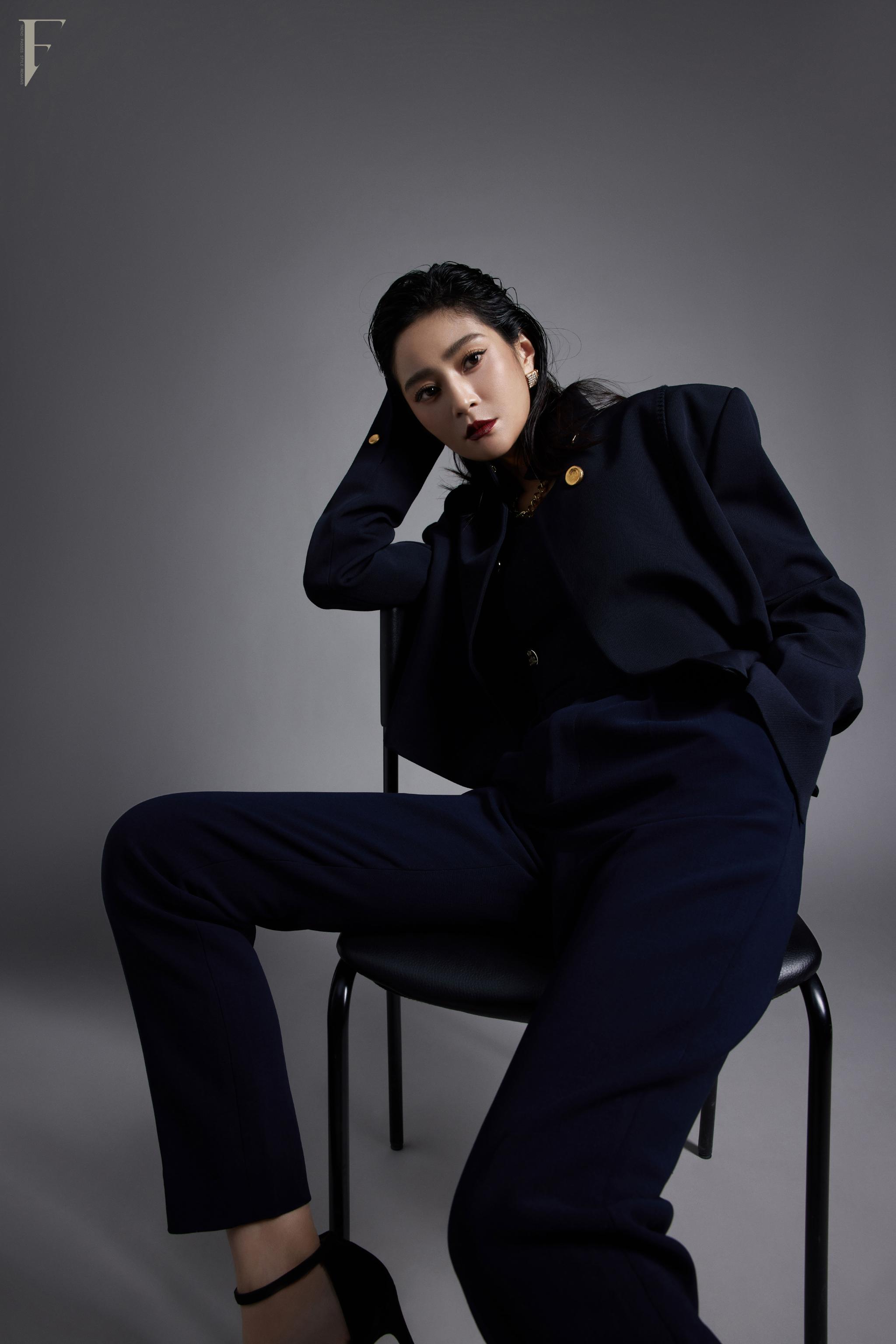 王媛可iconf杂志大片释出黑白极致下的酷女人