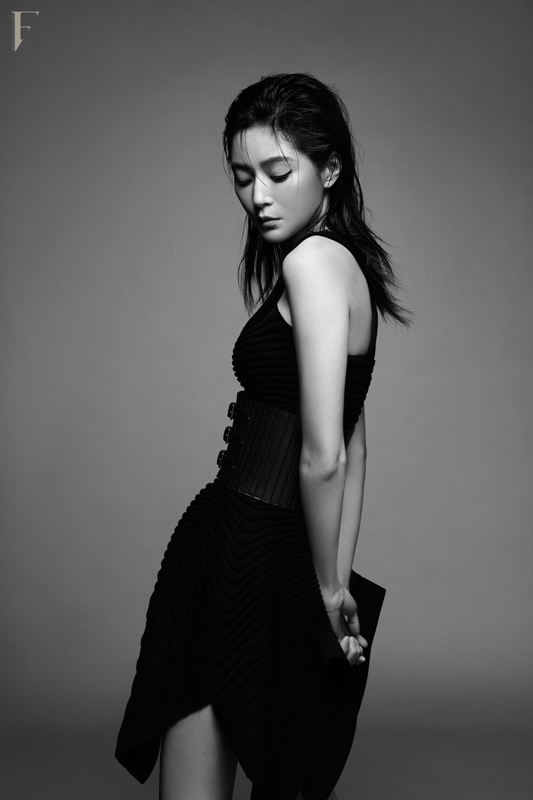 《icon-f》杂志大片释出 黑白极致下的酷女人|icon-f|王媛可|女演员