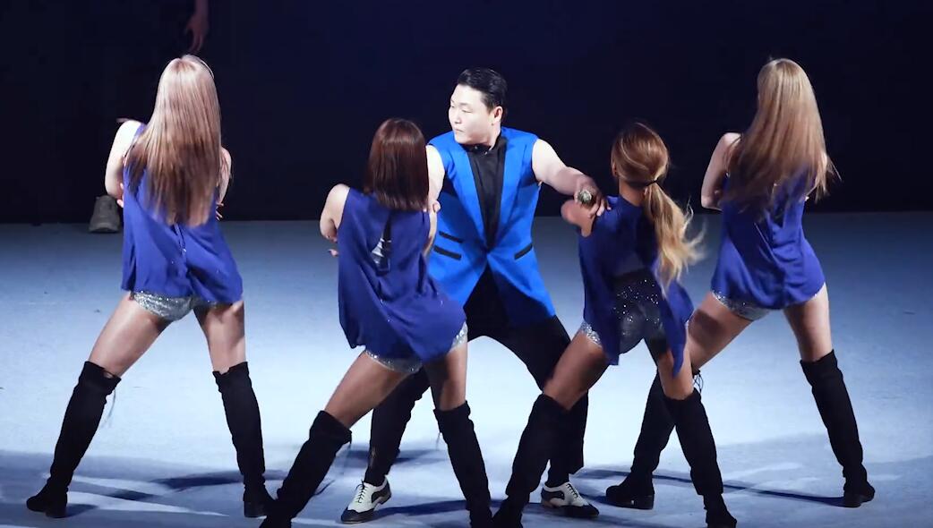 巅峰时期鸟叔有多强?演唱会就是大型蹦迪现场,万人狂欢嗨爆了