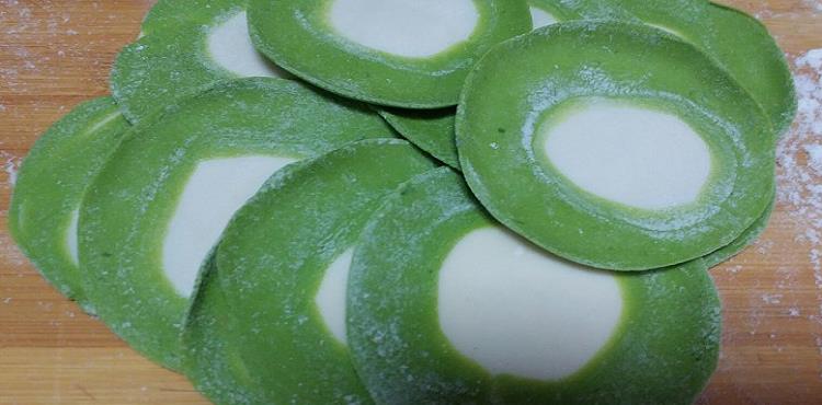 翡翠白菜饺子皮怎么做