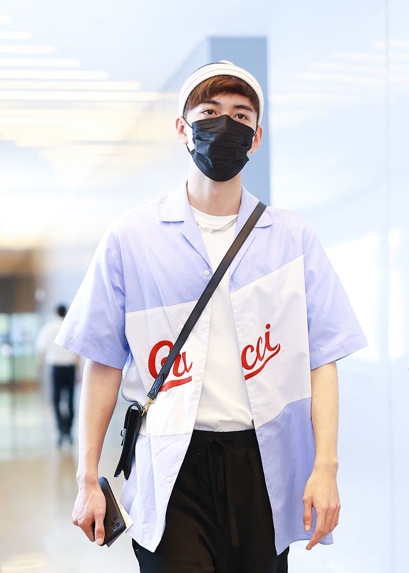 2020年9月29日,上海,陈星旭现身机场.