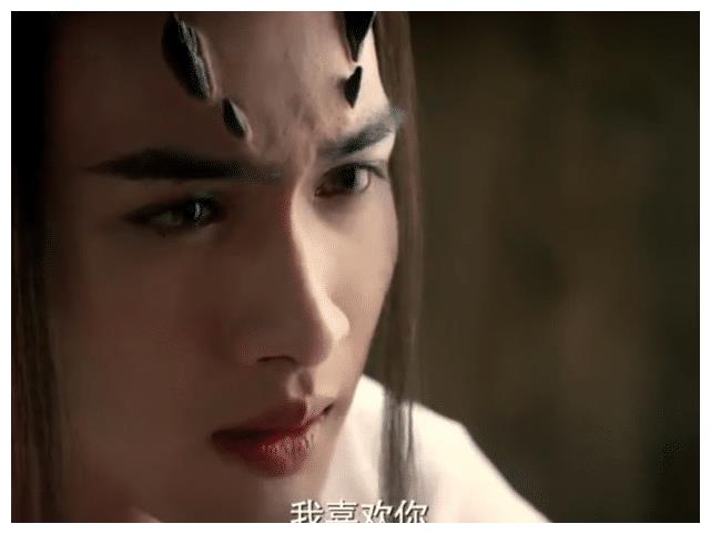 离境两次扒司音的衣服是个女人都会懂