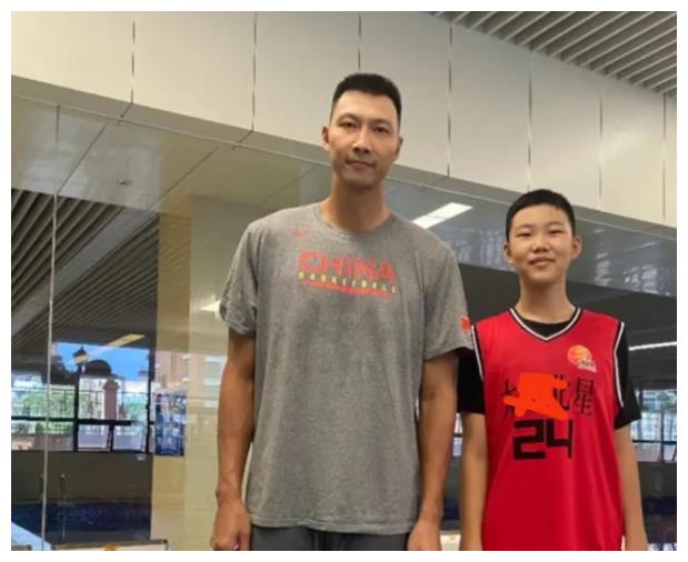 广东再签潜力新星！12岁1.9米，出身篮球世家，其母亲已正式官宣