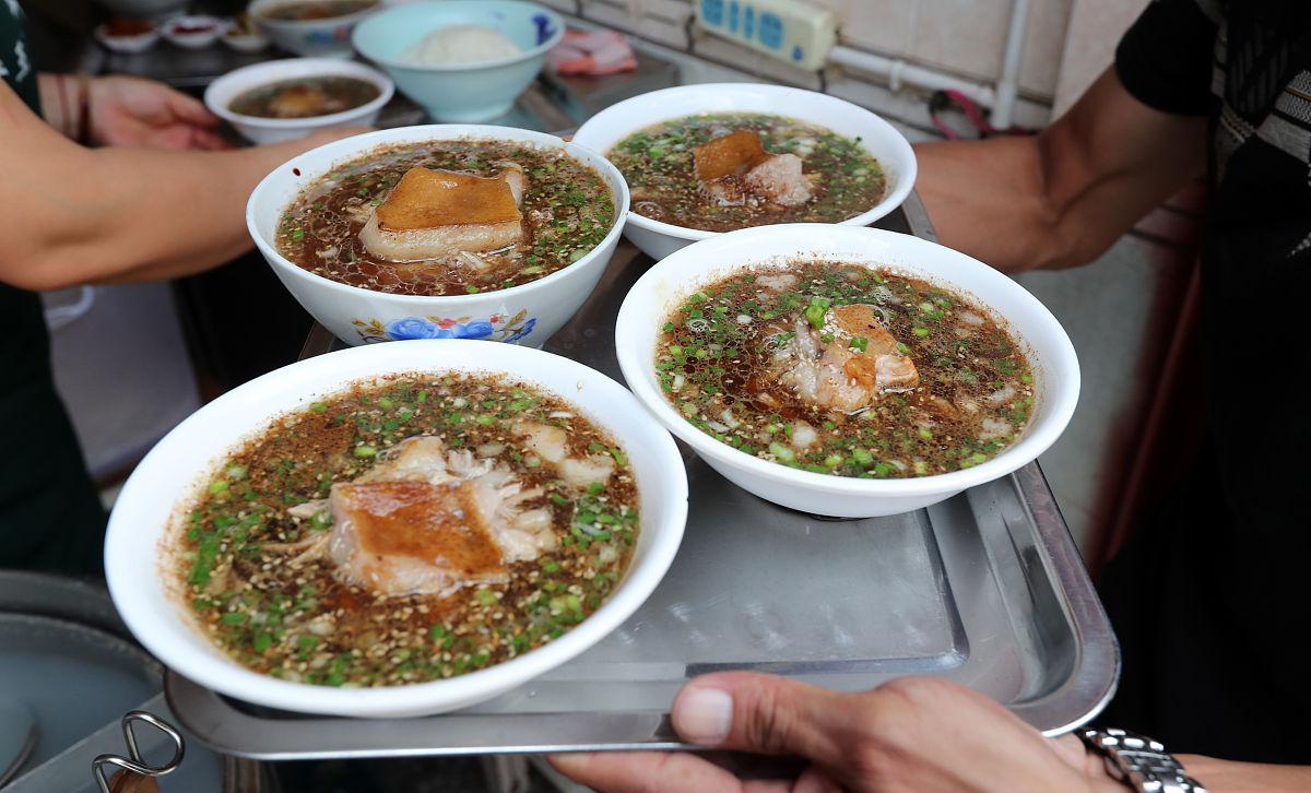 云南上榜的特色小吃你吃过几个网友味道不敢恭维