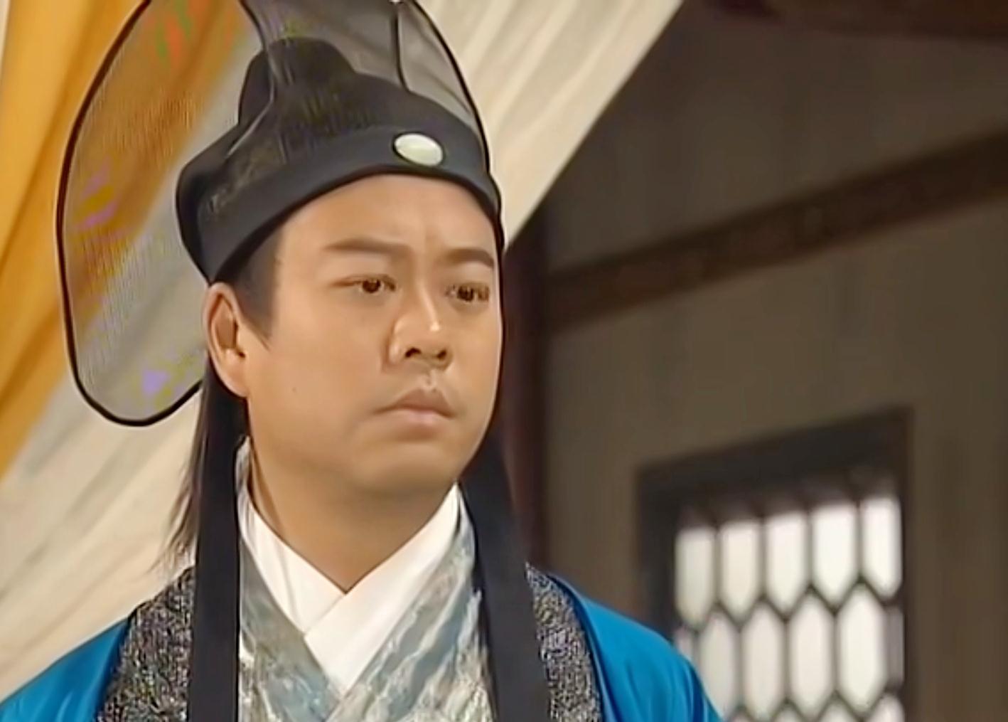 没想到却让别人有了可趁之机,衙门里的师爷冯破布早就喜欢柳非雁了