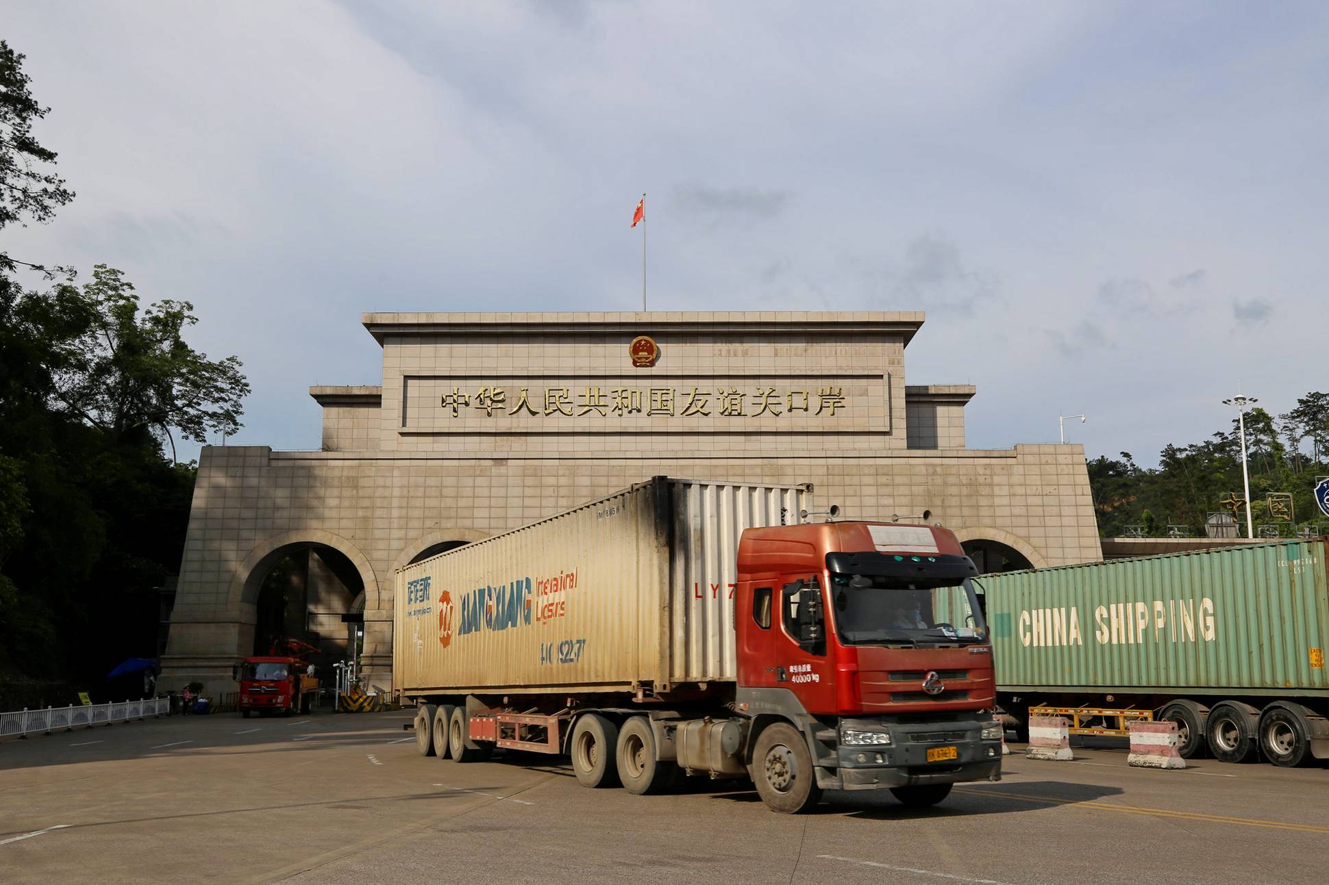 凭祥创新服务畅通口岸难堵点