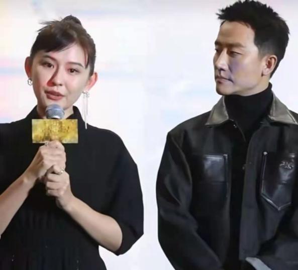 热依扎哺乳期公开亮相蛮腰巴掌脸好惊艳黄轩主动给她让c位