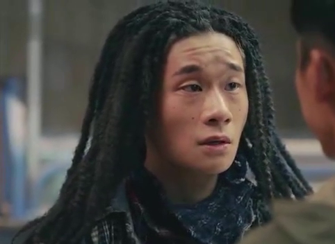 橙红年代:"光明右使"阿瑟也太好玩了,撑起整部剧的笑点!