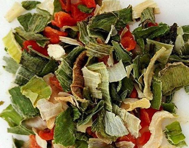 100包方便面的脱水菜包,全部放一碗方便面里,这面会更有营养?