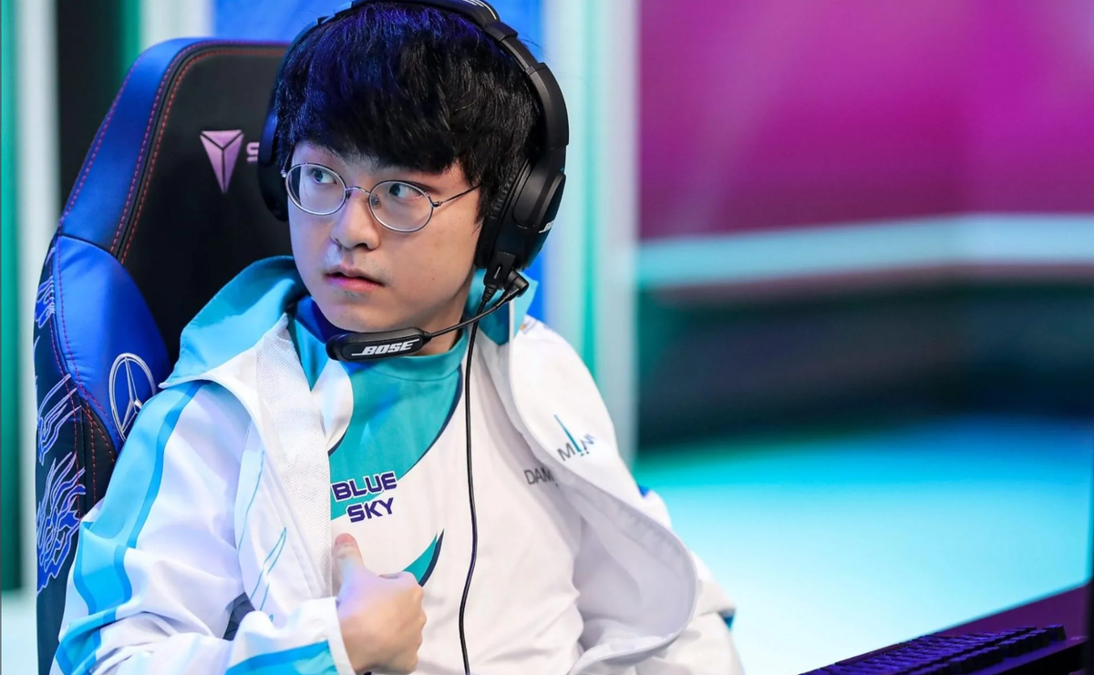 而在采访dk队员showmaker的时候,作为前大乌龟的队员