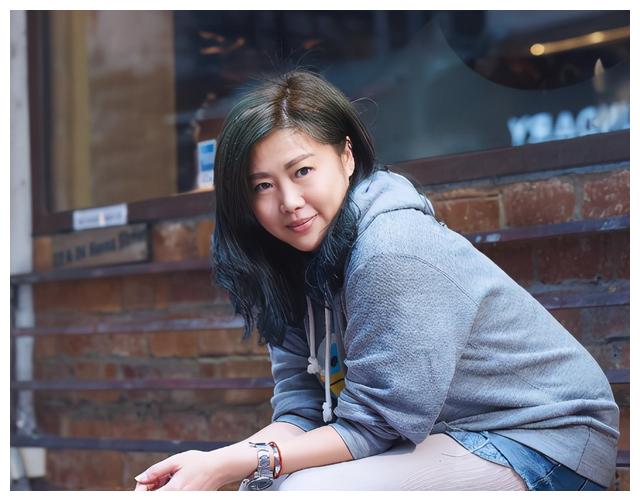 tvb金牌绿叶曾伟权肺癌病逝!旧爱梅小惠悲痛惋惜:感恩遇上他