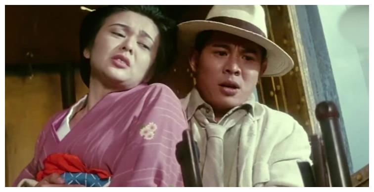 李连杰关之琳这一吻,让利智赌气离家出走,李连杰就此老实了30年