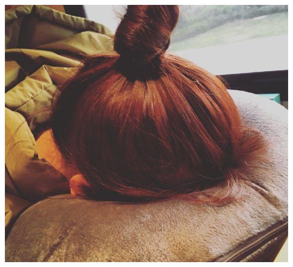 女星的睡姿有多花俏,鞠婧祎杨超越还好,看到许佳琪:这都能睡着