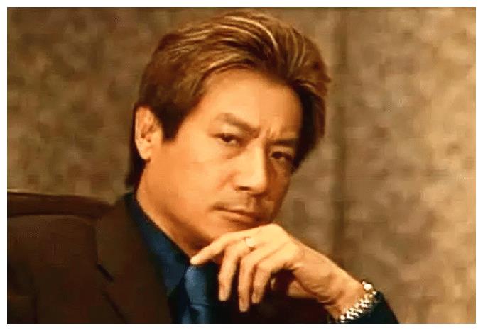 69岁石修一家四口聚餐，与妻子相恋51年仍恩爱，主持人儿媳太漂亮__财经头条