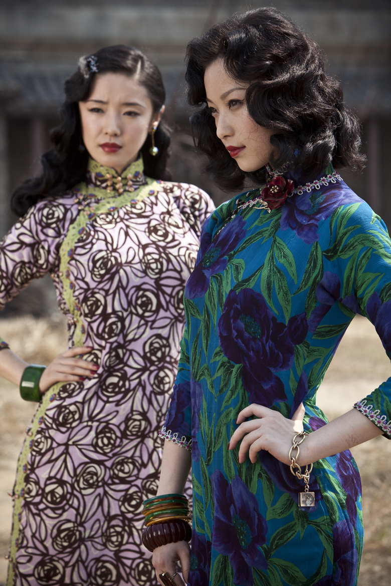 这一年,张艺谋已经为《金陵十三钗》的女主角"玉墨"选了快一年.