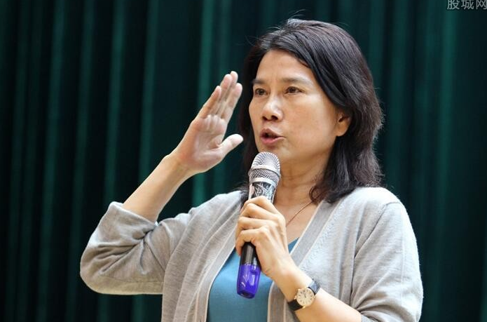 格力员工希望能双休，她却说情怀!董明珠回应称需要放下自我休闲区蓝鸢梦想 - Www.slyday.coM